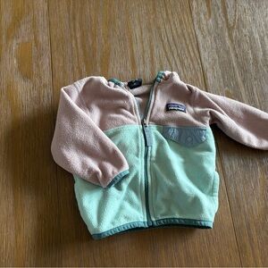 Patagonia Taupe and Teal Fleece Jacket